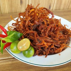 So sánh kho bò sợi và khô bò miếng